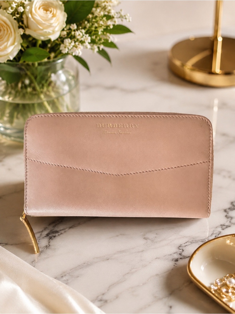 Burberry Vintage Elmore  Leather Zip Wallet